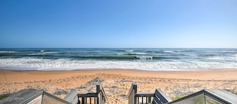 Sunny Florida Home w/ Decks & View, Steps to Beach