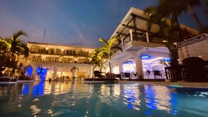Outdoor pool - Clarktonhotel Apartment (Angeles City)