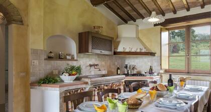 Independet villa. Pool. 300 m from hot thermal water springs