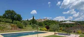 Independet villa. Pool. 300 m from hot thermal water springs