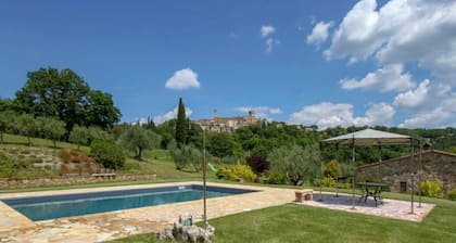 Independet villa. Pool. 300 m from hot thermal water springs