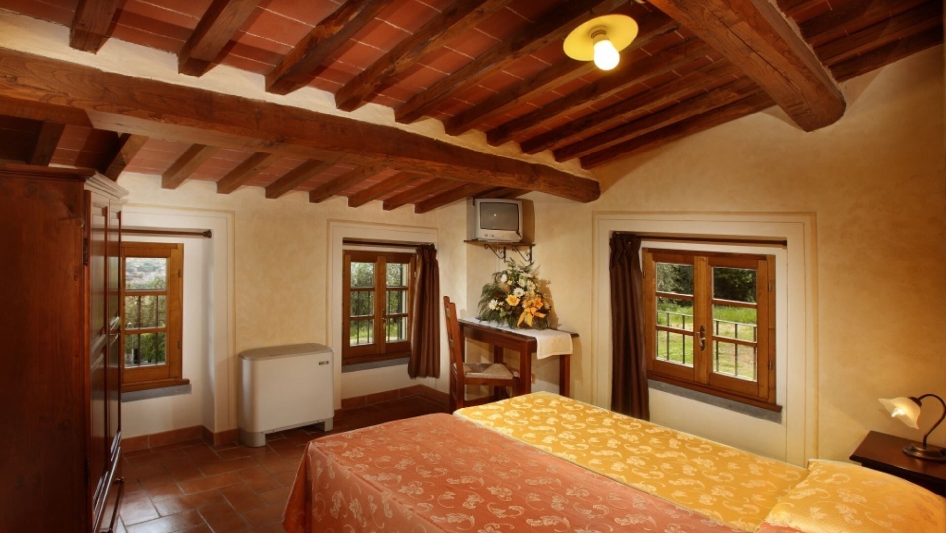 12 habitaciones y wifi 