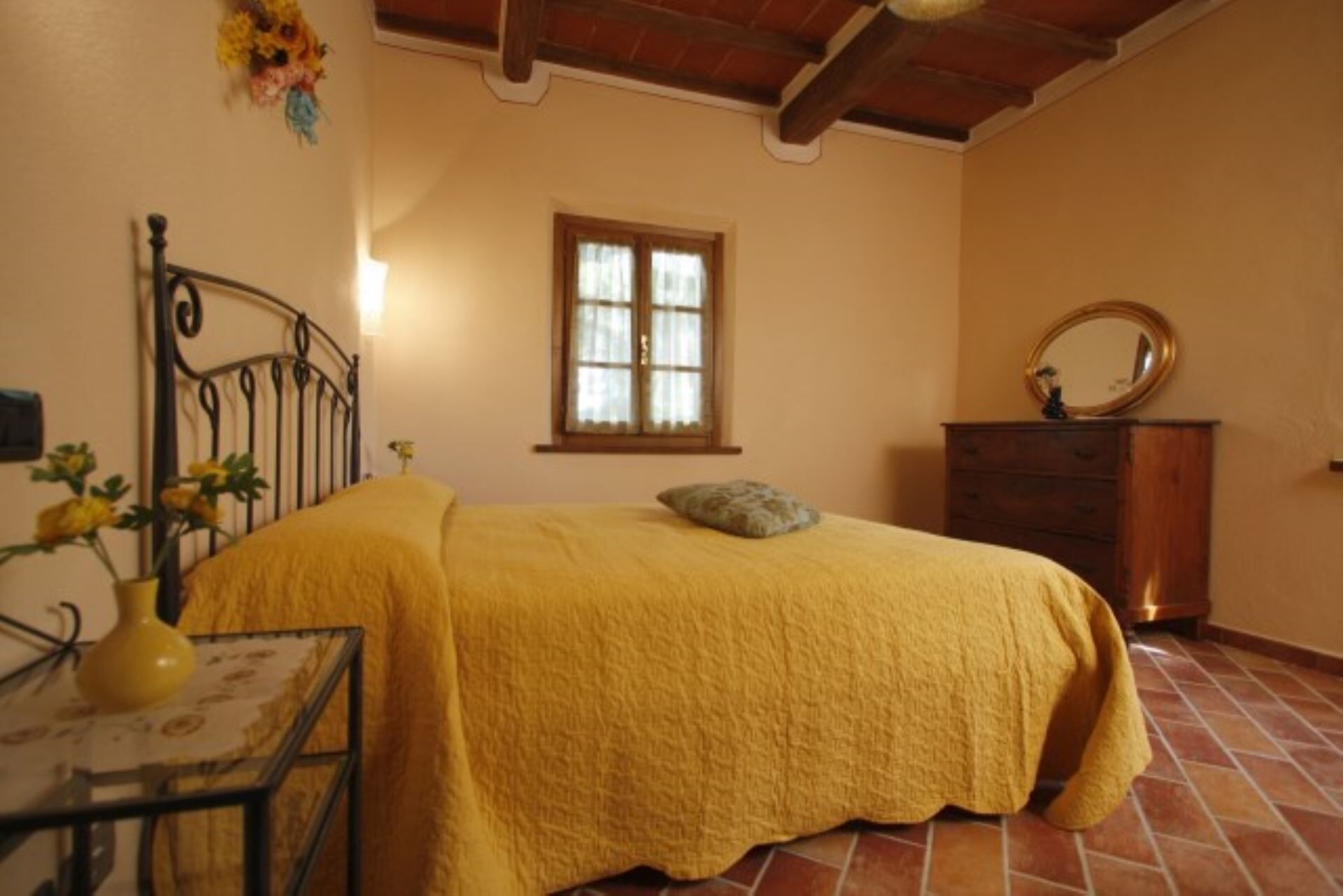 Independent house with pool and airco. Cortona