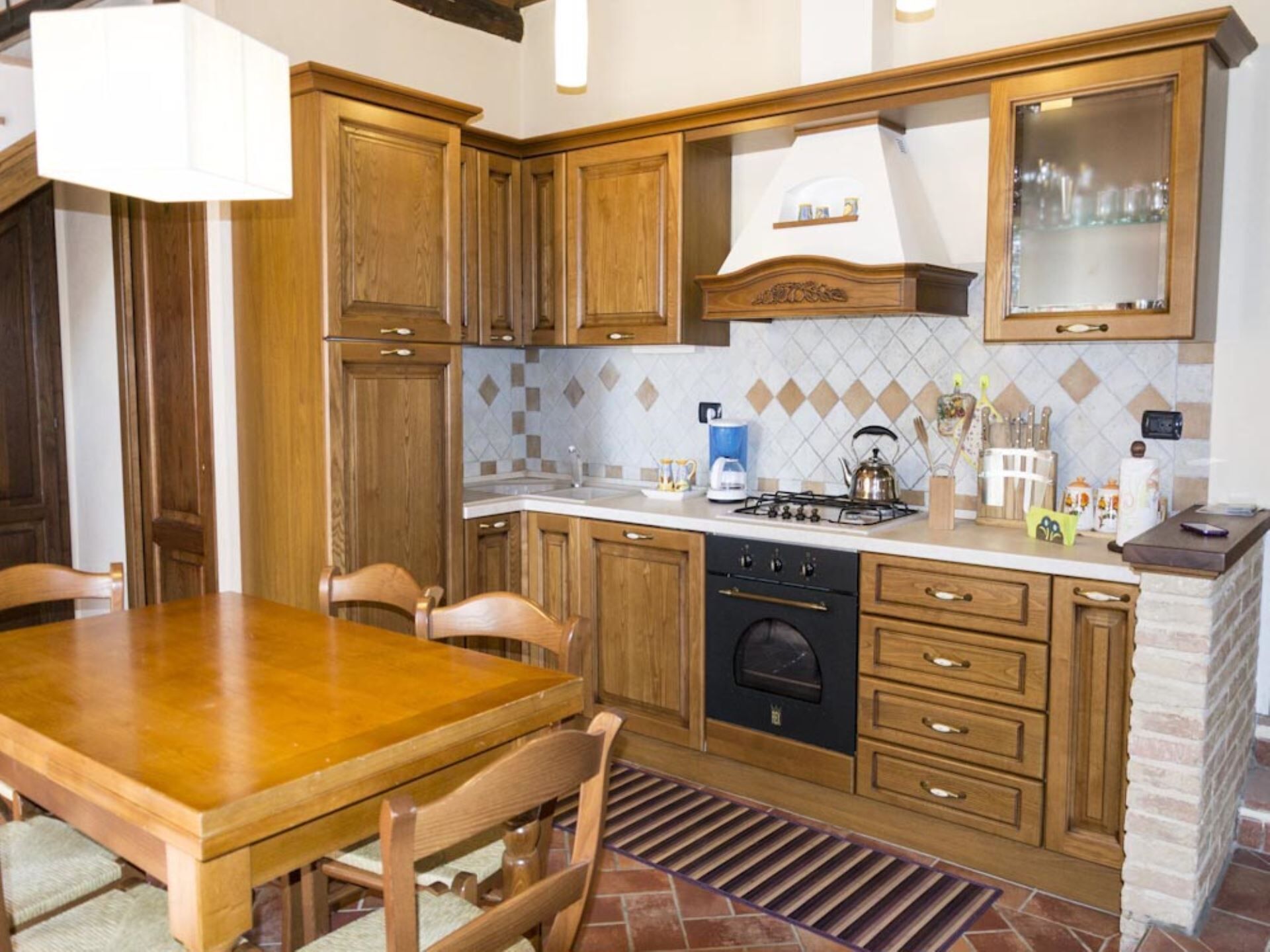 Independent house with pool and airco. Cortona