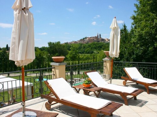 Villa Del Portico. AC, Private pool. Pets allowed