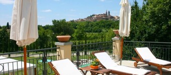 Villa Del Portico. AC, Private pool. Pets allowed