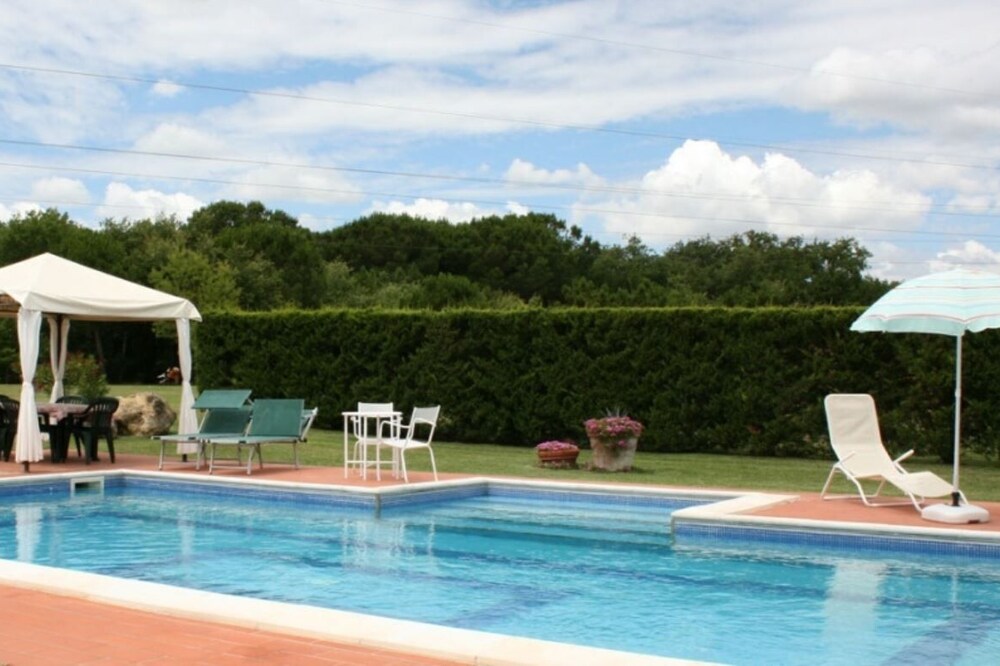 Villa for 6 with private pool and large garden