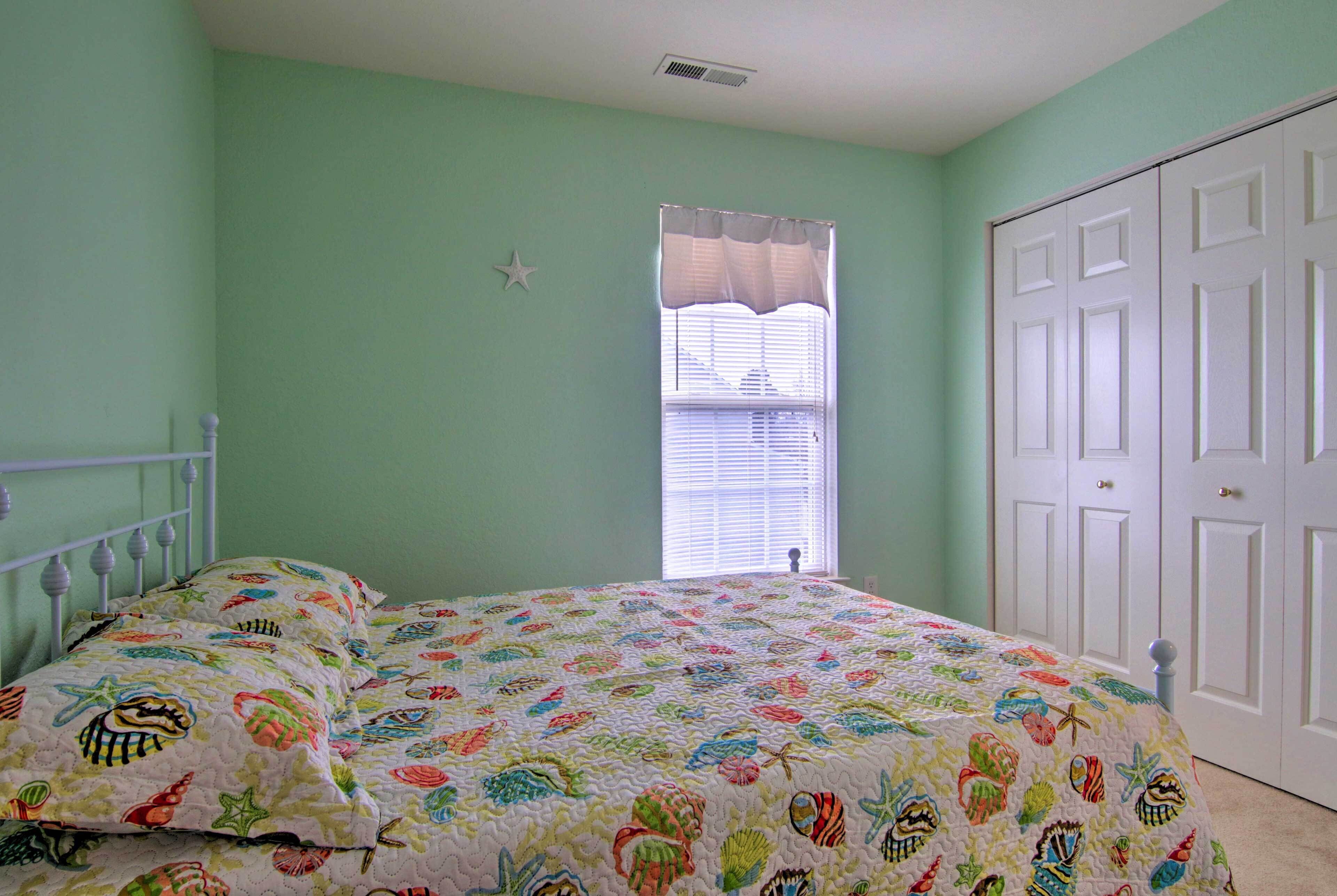 Spacious Millville Townhome ~ 3 Mi to Beach!