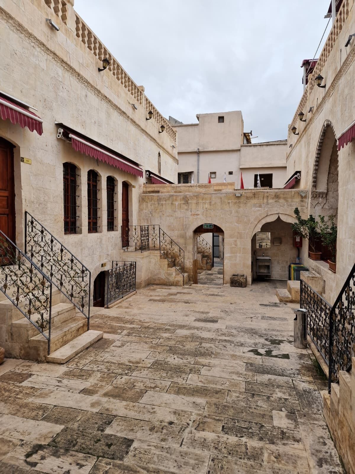 Standard-huone | Silitysrauta/-lauta, ilmainen Wi-Fi, vuodevaatteet