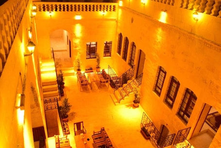 Terrace/patio. Cihangir Konağın Butik Otel