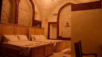 Elite Room | Iron/ironing board, free WiFi, bed sheets