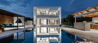 Villa Antonia - Luxurious Serenity with Private Pool 