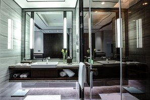 Bathroom - Holiday Inn Taiyuan City Center (Taiyuan)