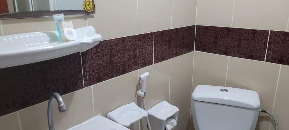 تجهيزات دش، خف للقدمين، مناشف