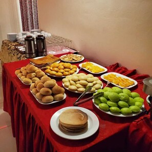 Free daily buffet breakfast