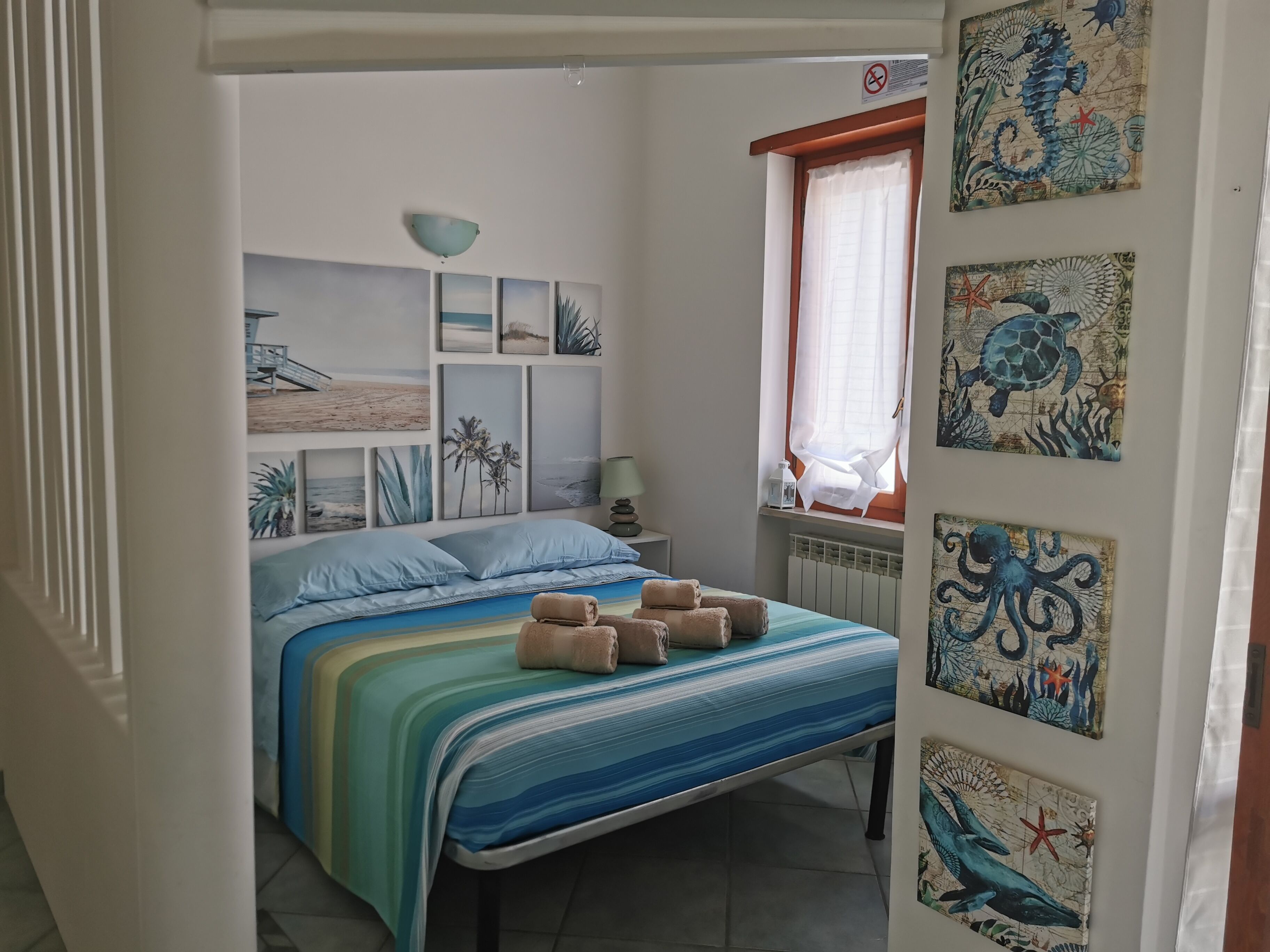 Mini two-rooms apartment near the beach with parking space