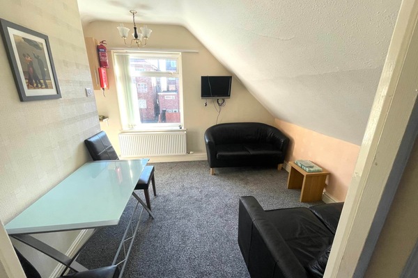 Flat 17 Holiday Apartment - Lounge/diner (1)