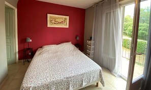 3 chambres, fer et planche à repasser, lit parapluie, Wi-Fi gratuit