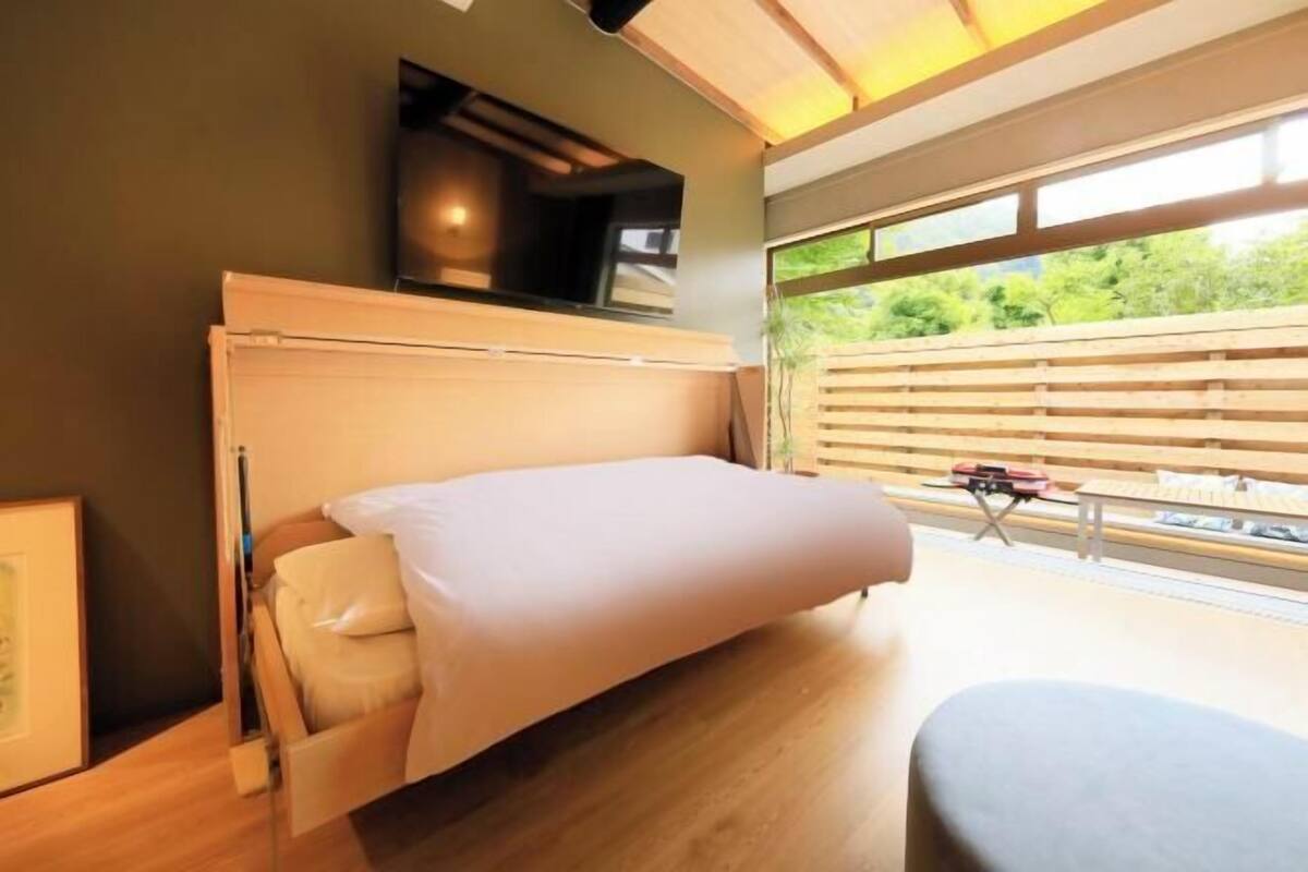 1 bedroom, soundproofing, free WiFi, bed sheets