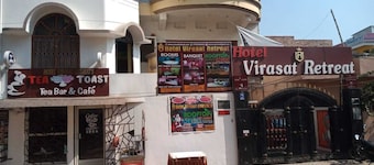 5 minutes to the Jay Prabha Medanta Hospital! Family-sized room