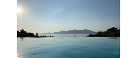 Piscine extérieure, piscine chauffée