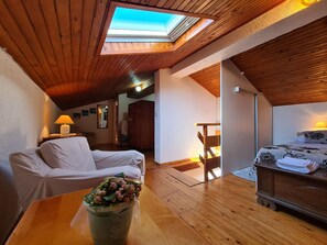 2 bedrooms, Internet
