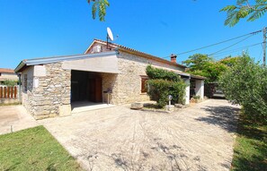 Exterior - House 2147/51498 (Istria - Sisan), 4000m from the beach (Sisan)