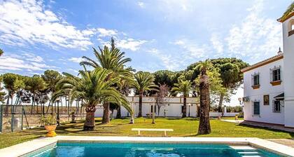 Holiday Home "Hacienda El Corchuelo en Marchena" with Pool, Garden & Wi-Fi