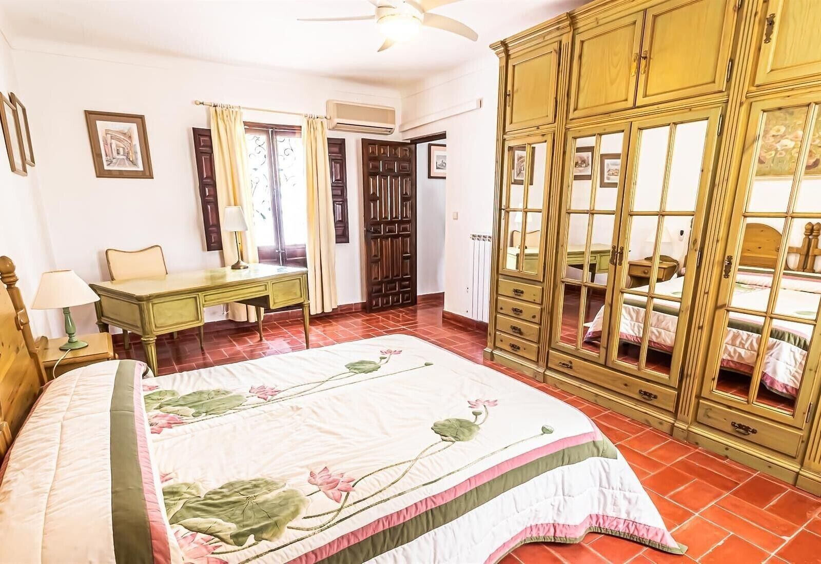 7 habitaciones, tabla de planchar con plancha y wifi gratis 