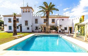 Pool - Holiday Home "Hacienda El Corchuelo en Marchena" with Pool, Garden & Wi-Fi (Marchena)