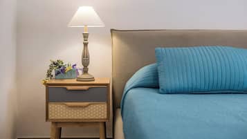 1 habitación, tabla de planchar con plancha, wifi gratis y ropa de cama