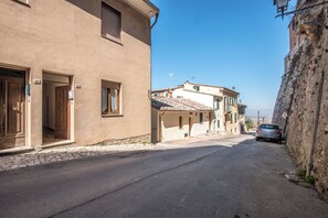 Exterior - Apartment 'Entro le mura' with Balcony & Wi-Fi (Montepulciano)