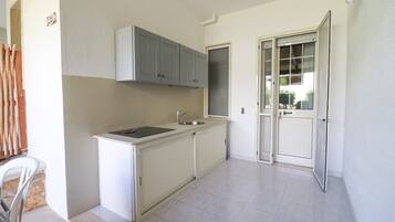 Fridge, microwave, stovetop, electric kettle