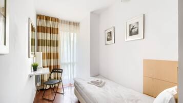 Economy Shared Dormitory | Free WiFi