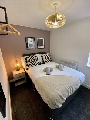 3 bedrooms, desk, iron/ironing board, free WiFi - Stylish One Bed Apartment, Close to the beach, Central location (Blackpool)