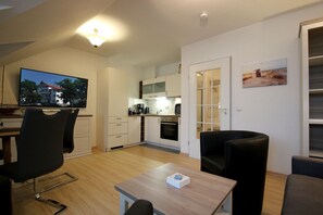 Unclassified image, 4 of 9, button