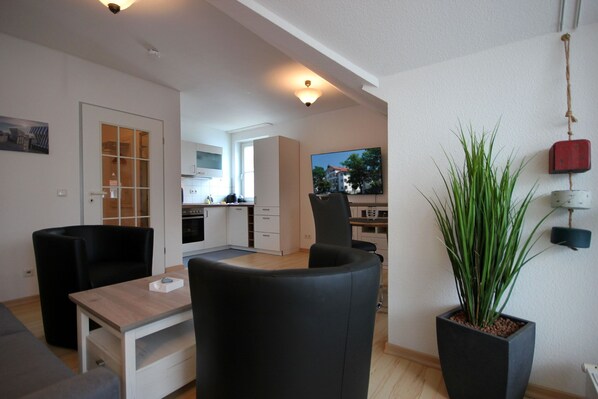 Unclassified image, 1 of 9, button