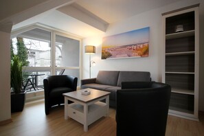 Unclassified image, 3 of 9, button