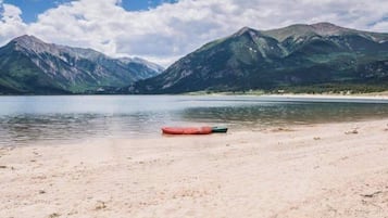 靠近海滩