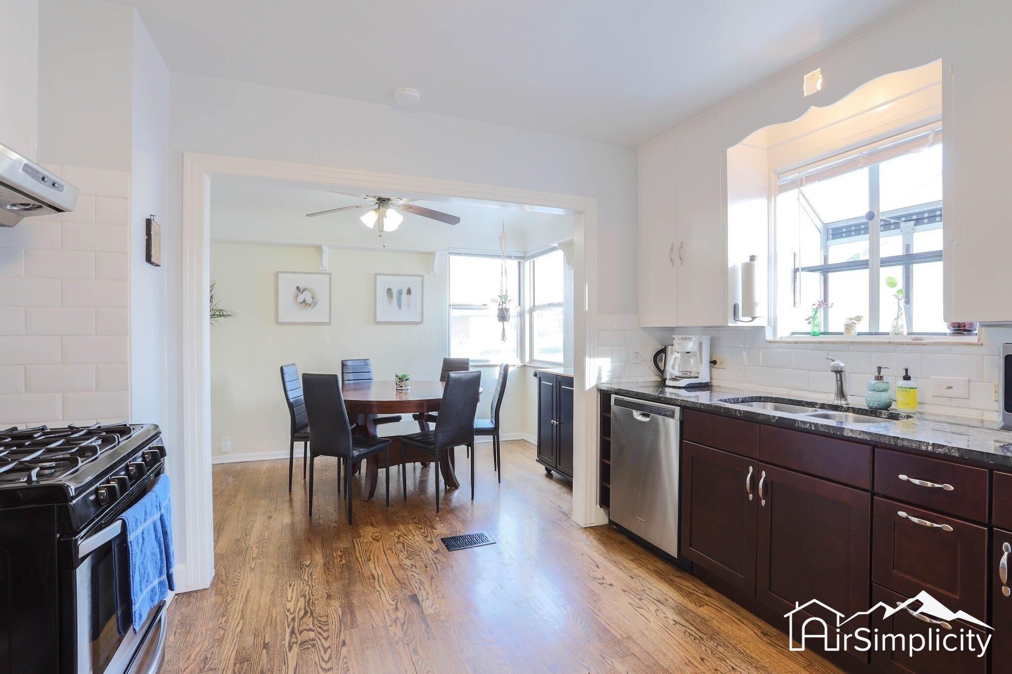 Sloans Lake & Red Rocks • Hot Tub • Fire Pit