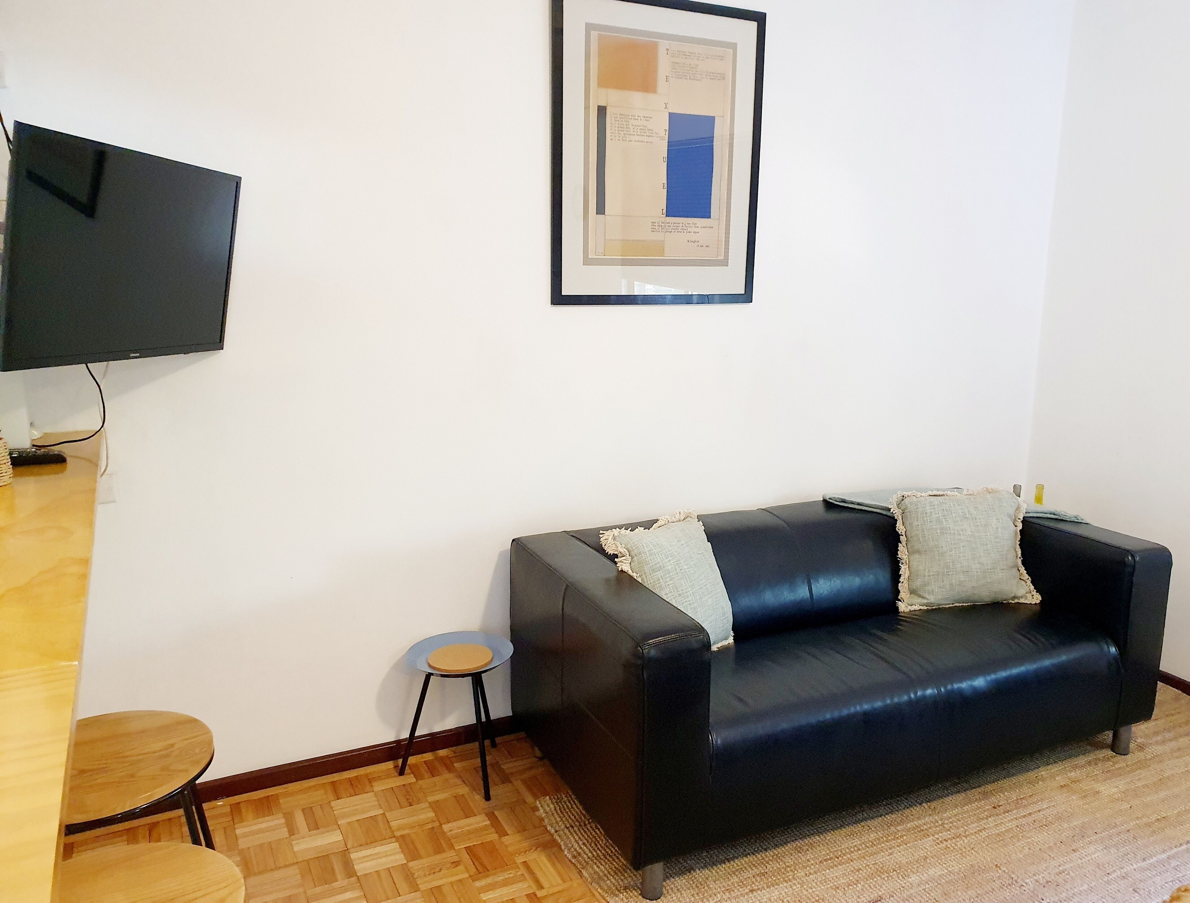 Earthy Mix M6 Studio Apartment near Kings Park — image 8