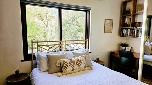 Earthy Mix M6 Studio Apartment near Kings Park