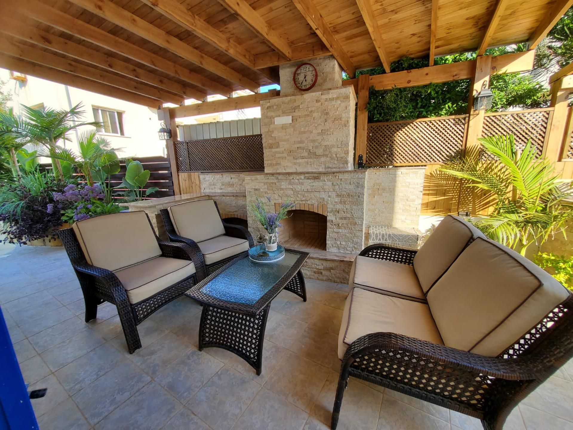 Photo - Villa - Sleeps 6, Free Parking & Heated Pool