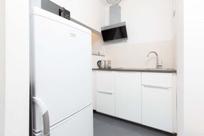 Refrigerador, microondas, parrilla de estufa y lavavajillas 