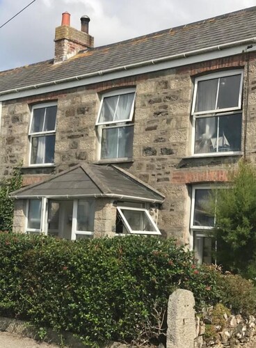 Entire House The Lizard  Village-sea view on the horizon 3 bedrooms Pet friendly