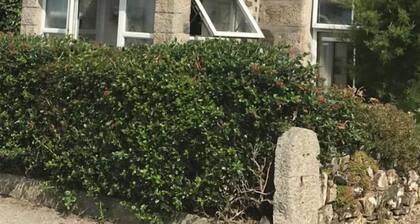 Entire House The Lizard Village-sea view on the horizon 3 bedrooms Pet friendly