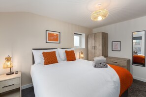 3 Schlafzimmer, Schreibtisch, Bügeleisen/Bügelbrett, kostenloses WLAN
