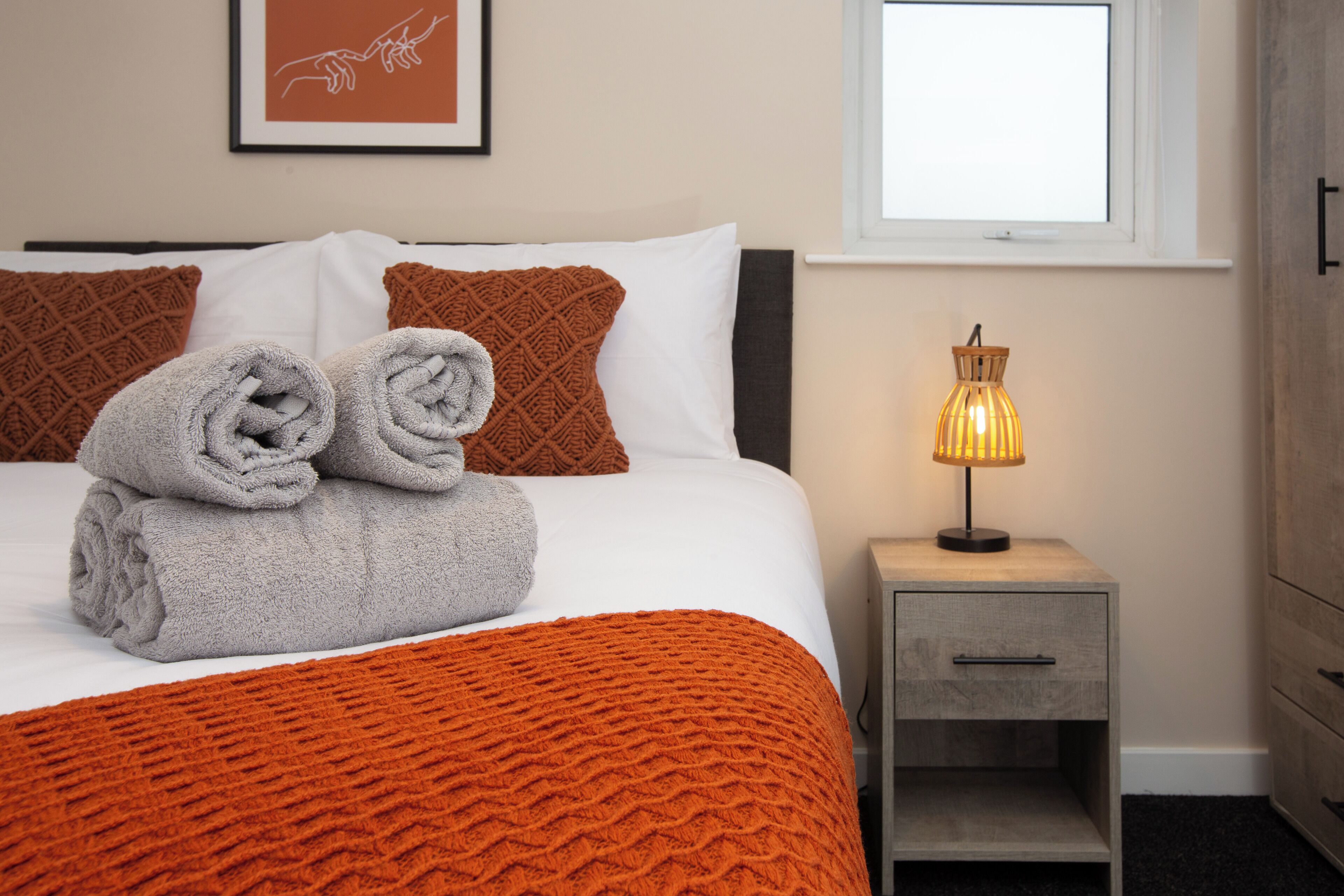 2 bedrooms, iron/ironing board, WiFi (free)