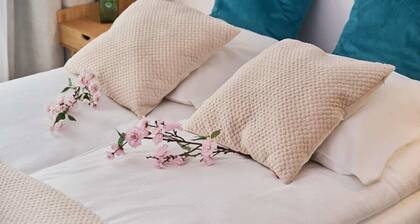 Quiet Apartment in Krzyki | Balcony and Private Parking