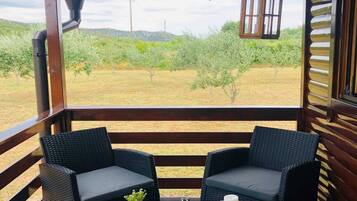 Cottage (One Bedroom Cottage with Terrace) | Balcony